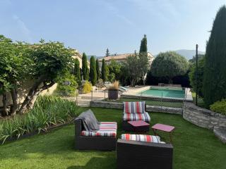 Cabanon Lourmarin - 8