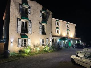HUMAN HOTEL RESTAURANT Park - Villecroze - 0