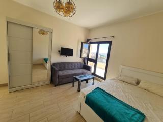 AlDau Heights Modern Studio with Terrace, Mountain & City View - Hurghada - 3