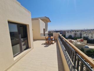 AlDau Heights Modern Studio with Terrace, Mountain & City View - Hurghada - 2