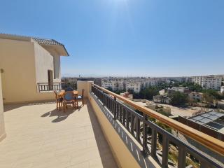 AlDau Heights Modern Studio with Terrace, Mountain & City View - Hurghada - 7