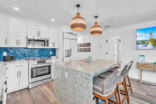 The Bea's Knees home - 6