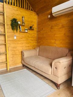 The Hut of Peace - - 4