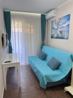 Comfortable 2-Bedroom Apartment in Budva, Becici - 4