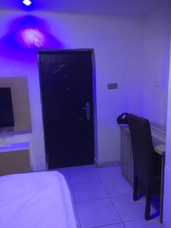 Uyi Grand Apartment - Lagos - 6