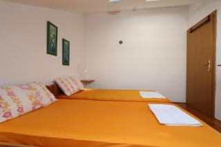 Simple Beach Apartment -no parking - Makarska - 2