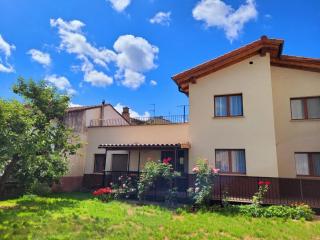 Casa Julio, bonita casa cómoda y espaciosa, totalmente reformada con terraza y jardin privado - Riezu - 8