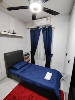 Homestay Rifhan D Tasik Biru Kundang, Gamuda Garden - Rawang - 5