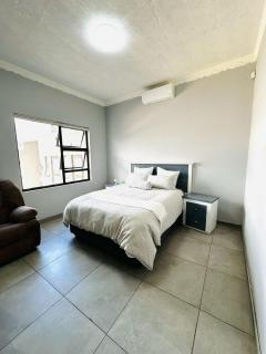 NJ SKY VILLA 92b - Windhoek - 3