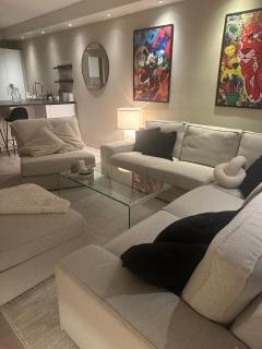 Cozy Modern Apartment with Stunning Views & Central Location - 7