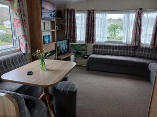 Comfortable, Cosy caravan - - 0