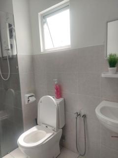 KLIA Travel Homestay - 3R 2B - WIFI & NETFLIX - Sepang - 4