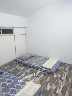 Homestay Jalan SriBayu 3 - - 5