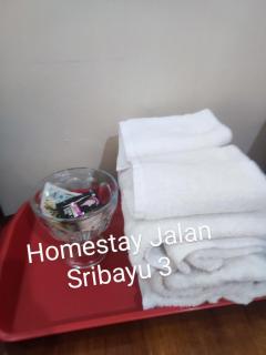 Homestay Jalan SriBayu 3 - - 4