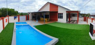 Sayang Pool Homestay - Port Dickson - 0