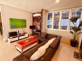 Family-Friendly Private Pool Villa with KTV, BBQ, PS5, POOL TABLE, KITCHEN just 2-Minute Drive to Tanjung Bungah Beach - Tanjung Bungah - 2