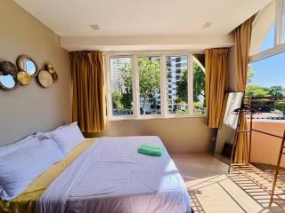 Family-Friendly Private Pool Villa with KTV, BBQ, PS5, POOL TABLE, KITCHEN just 2-Minute Drive to Tanjung Bungah Beach - Tanjung Bungah - 4