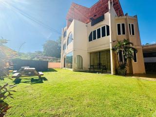 Family-Friendly Private Pool Villa with KTV, BBQ, PS5, POOL TABLE, KITCHEN just 2-Minute Drive to Tanjung Bungah Beach - Tanjung Bungah - 0