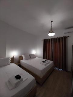 Lion's lair - Himare - 4