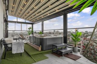 Crown Penthouse - Luxurious, Spa & Vista , by Uni88 Apartments - Bucharest - 9