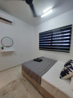 KLIA Travel Homestay - 3R 2B - WIFI & NETFLIX - 9