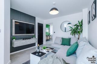 3 Bedroom House with Parking that Sleeps 6 - Garden City - 0