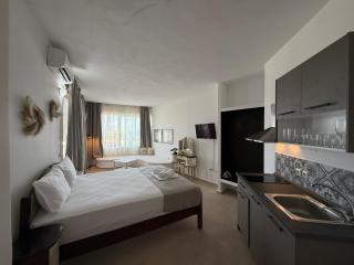 Amelia Seaview Apartments & Studios - 1