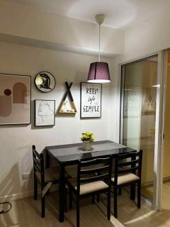 Staycation in Metro Manila with City View - Manila - 7