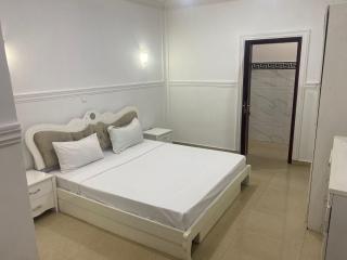 SKY HoTEL - - 8