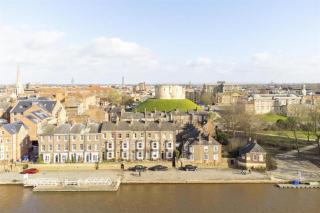 4 bed town house with views of Clifford & River Ouse - York - 0