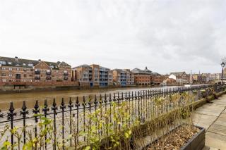 4 bed town house with views of Clifford & River Ouse - York - 5