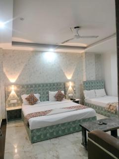 Hotel Roomsity Inn mahipalpur near IG - 5