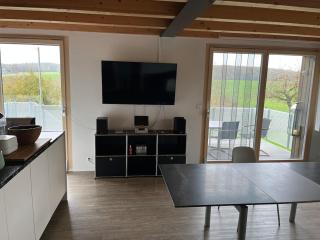 5 room house with balcony & garden - - 2
