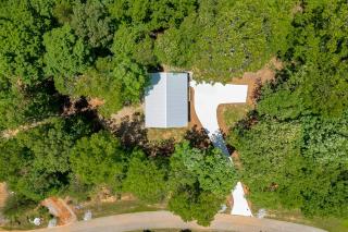 Ultimate Couples Retreat w Fenced Yard for Pet - 9