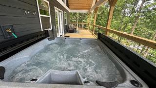 Ultimate Couples Retreat w Fenced Yard for Pet - Cleveland - 5
