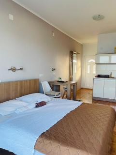 Sunrise Apartments and Studios - 5