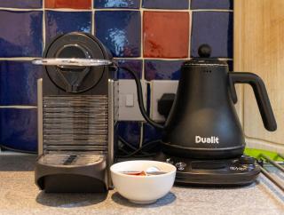 Sunny Scandi Edinburgh Retreat 1BR, Close to Murrayfield and Convenient Transportation to City Centre - Edinburgh - 9