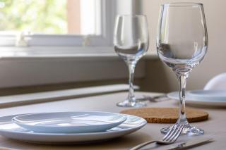 Sunny Scandi Edinburgh Retreat 1BR, Close to Murrayfield and Convenient Transportation to City Centre - Edinburgh - 8