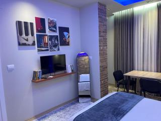 Urban Luxe Retreat- Pogradec - Pogradec - 8