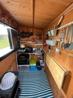 Unique Rental Tents on camping site All with private Kitchenettes & Comfy beds NO BEDDING SUPPLIED - Narberth - 6