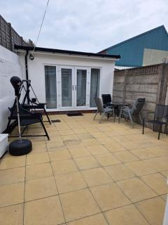 Moonlight Ensuite - Netherton - 0