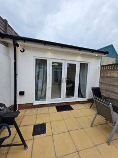 Moonlight Ensuite - Netherton - 7