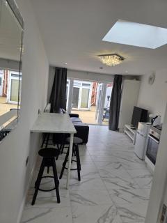 Moonlight Ensuite - Netherton - 4
