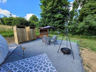 Unique Rental Tents on camping site All with private Kitchenettes & Comfy beds NO BEDDING SUPPLIED - Narberth - 8