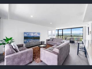 Level 43 Sky High 3BR Ocean View Apartment - 5