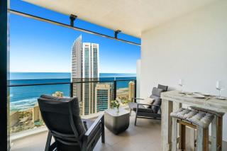 Level 43 Sky High 3BR Ocean View Apartment - 2