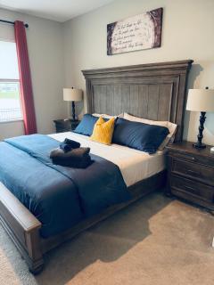 Modern, newer home, King bed, near Indianapolis - 6