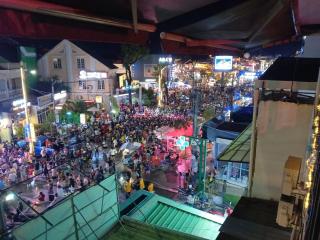FULL MOON HOSTEL sky bar PARTY in Pub Street el rincón Español - Siem Reap - 2