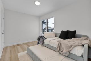 Trendy & Spacious Sleeps 9 AC Db Garage - Edmonton - 7
