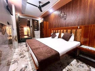 PARADISE VILLA "Lord Krishna's Goonj" - Vrindāvan - 8